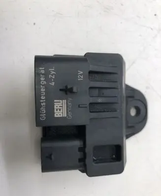 BMW 1 F20 F21 Glow plug pre-heat relay 857008702 0522120103