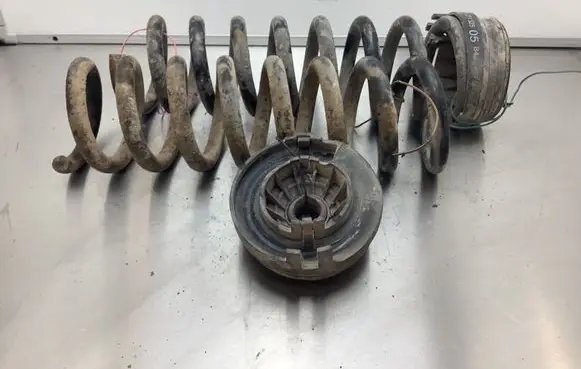Mercedes-Benz E W211 Rear coil spring A2113250584