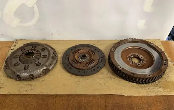 Opel Vivaro Clutch set kit 8200247241