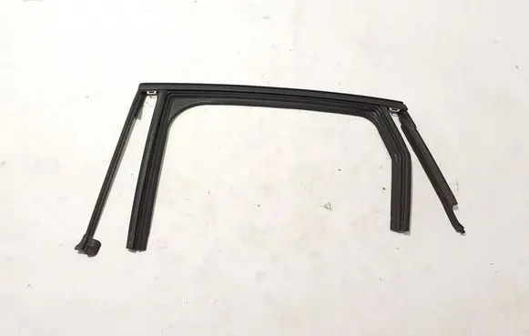 Renault Arkana Rubber seal rear door 823313464R