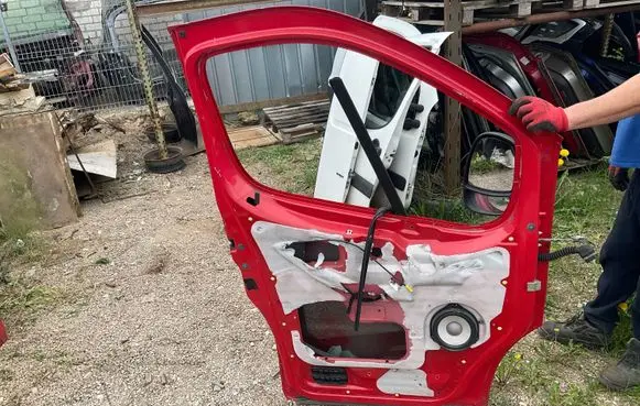 Opel Vivaro Front door