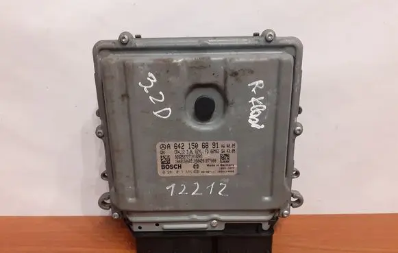 Mercedes-Benz R W251 Engine control unit/module 12212 0281013386