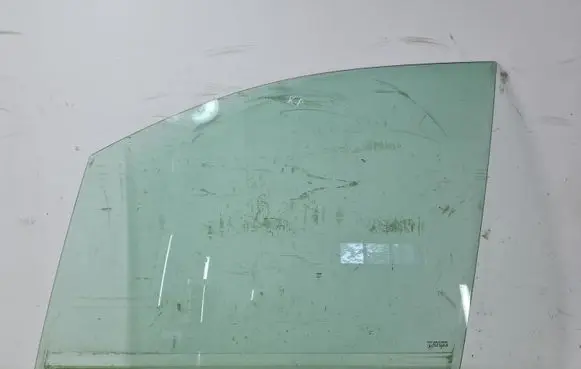 Citroen C8 Front door window glass four-door