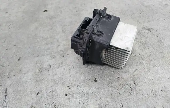 Peugeot 207 Heater blower motor/fan resistor 