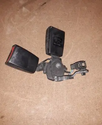 Volkswagen PASSAT B8 Middle seatbelt buckle (rear) 8V0857739QVZ