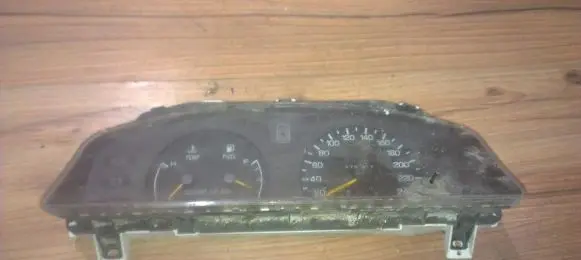Subaru Legacy Speedometer (instrument cluster) 0165008 ns-l010-l