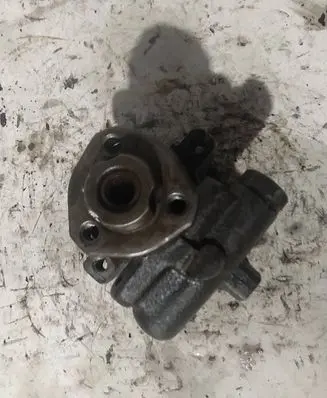 Volkswagen Golf IV Power steering pump 1J0422154C