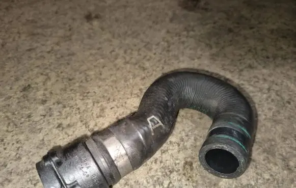BMW 5 E60 E61 Engine coolant pipe/hose 37788999