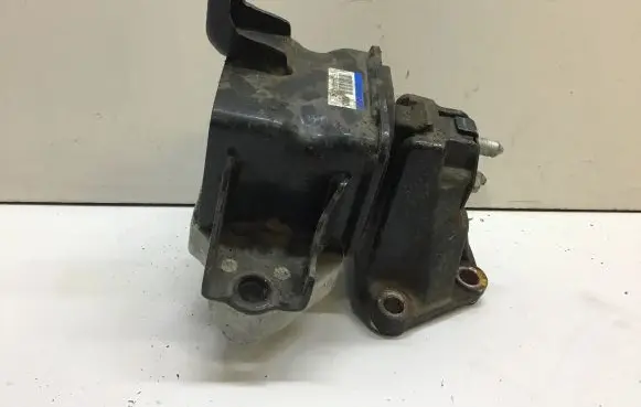 KIA Sportage Engine mount bracket 21830D9200