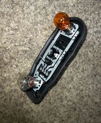 BMW 5 E39 Tail light bulb cover holder 8371324
