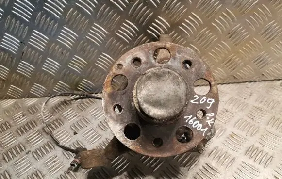 Mercedes-Benz CLK A209 C209 Front wheel hub