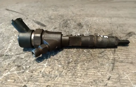 Renault Scenic I Fuel injector 7700111014 0445110021