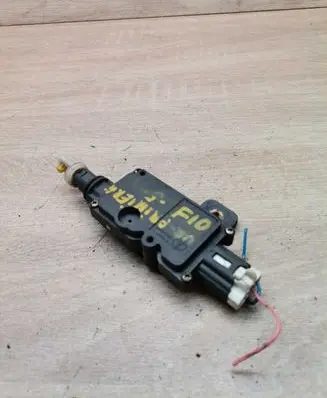 Nissan Primera Central locking motor 846809F500