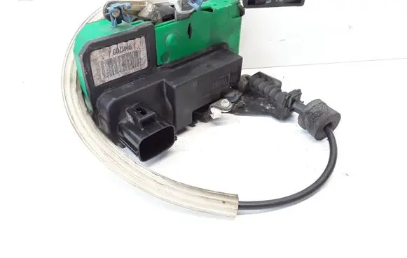 Volvo XC70 Front door lock 9141703