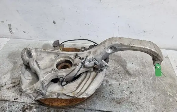 BMW X5 E70 Front wheel hub spindle knuckle 6773783