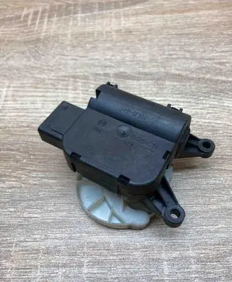 Audi A4 S4 B6 8E 8H Air flap motor/actuator 8E1820511C 0132801302