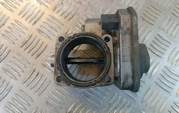 Opel Zafira B Throttle valve 8981052101 B100130085