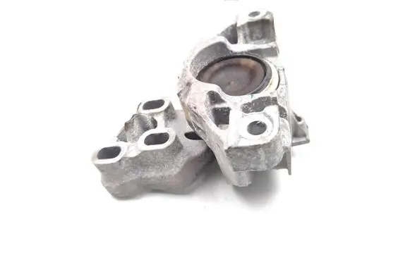 Mercedes-Benz GLA W156 Engine mount bracket 326E60A