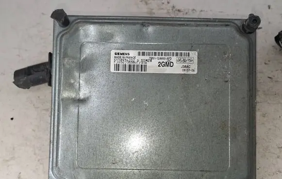 Ford Focus C-MAX Engine control unit/module 7M5112A650AFD S118934202
