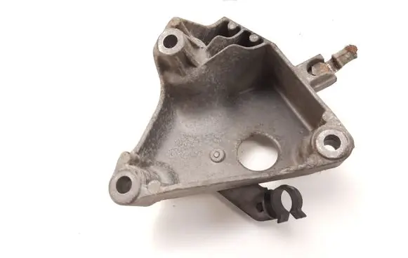 BMW X1 E84 Engine mounting bracket 6777061 22116777061