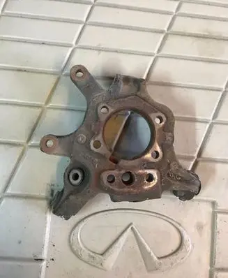 Infiniti FX Front wheel hub CAL431