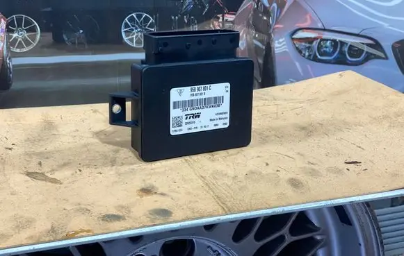 Porsche Macan (95B) Hand brake control module 95B907801C
