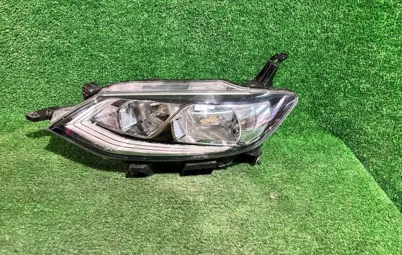 Nissan Pulsar Headlight/headlamp