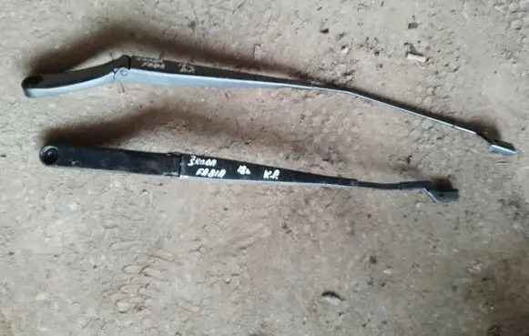Skoda Fabia Mk3 (NJ) Front wiper blade arm