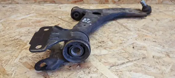 Volvo V40 Front lower control arm/wishbone AV613A262DA