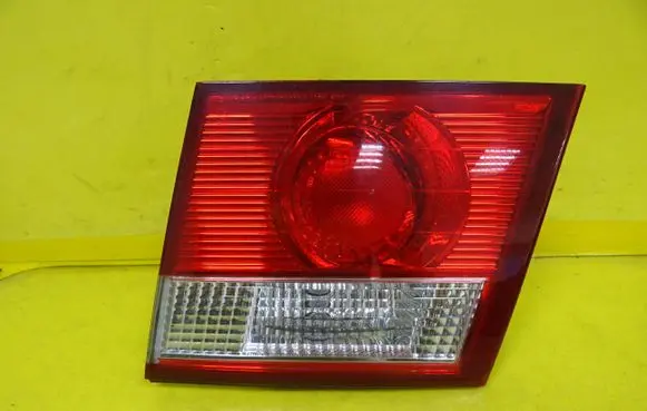 KIA Carens I Tailgate rear/tail lights