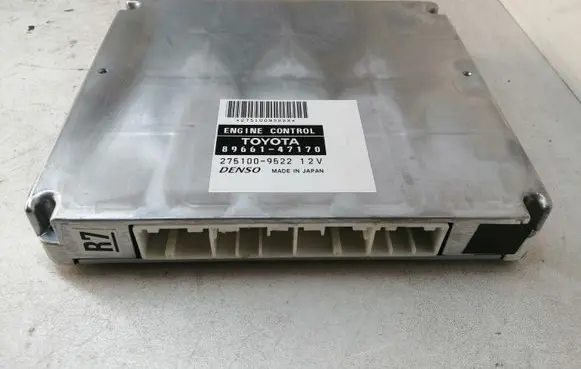Toyota Prius (XW20) Engine control unit/module 8966147170 2751009522