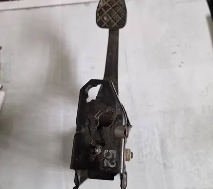Volkswagen Bora Clutch pedal R1j1721373c