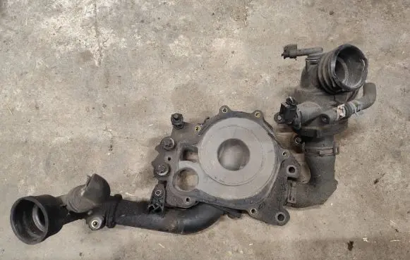 Mercedes-Benz C W204 Water pump 1133125 1218100803