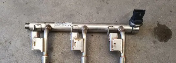 Ford Focus Fuel main line pipe DM5G9H487AA