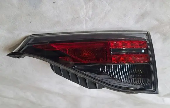 Lexus CT 200H Tailgate rear/tail lights