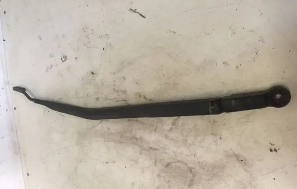 Nissan Primera Front wiper blade arm 8008637