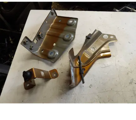 Renault Captur II Fender mounting bracket