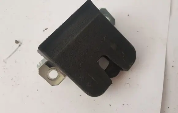 Volkswagen Polo IV 9N3 Tailgate/trunk/boot lock/catch/latch 6Q6827505E