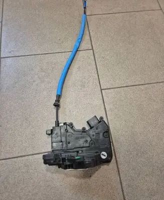 KIA Ceed Front door lock 81310J7010