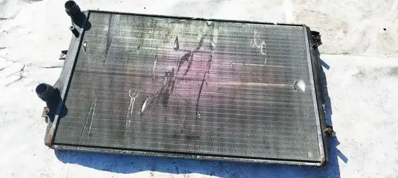 Volkswagen Golf V Coolant radiator 1K0121253AA