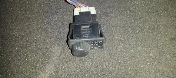 Nissan Micra Headlight level height control switch