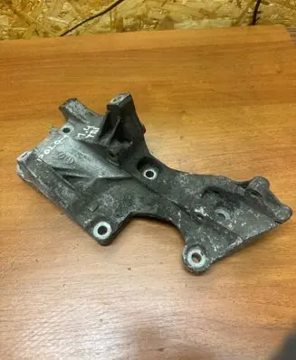 Volkswagen Golf IV Generator/alternator bracket 045903143E