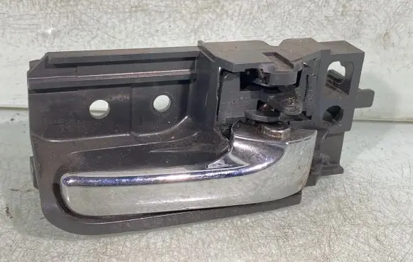 Toyota Avensis T250 Front door interior handle 50594a2
