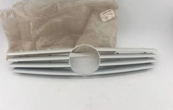 Volkswagen Polo III 6N 6N2 6NF Front grill 6N0853653G E099134672 23052007