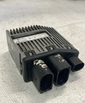 Volkswagen Multivan T5 Fan control module 3B0919506 898999000