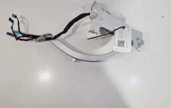 Skoda Superb B6 (3T) Tailgate/trunk/boot hinge 3T0827151