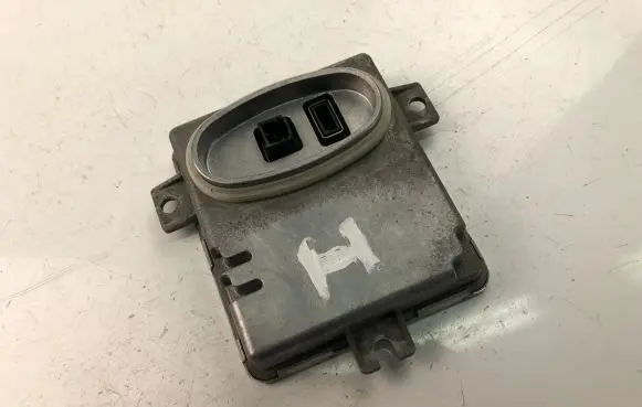 BMW 3 E90 E91 Xenon control unit/module 6948180