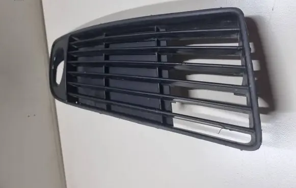 Audi A6 S6 C5 4B Front bumper lower grill DN12550 4B0807682H