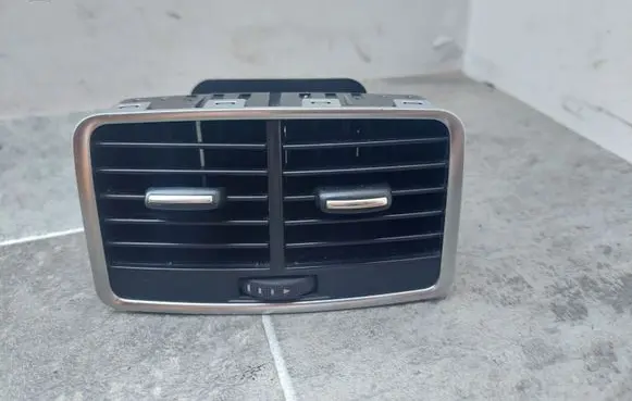 Audi A6 S6 C6 4F Rear air vent grill 4F0819203C