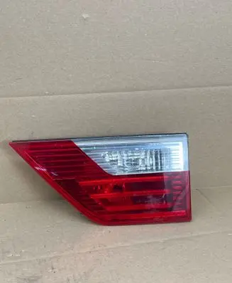 Tailgate rear/tail lights
